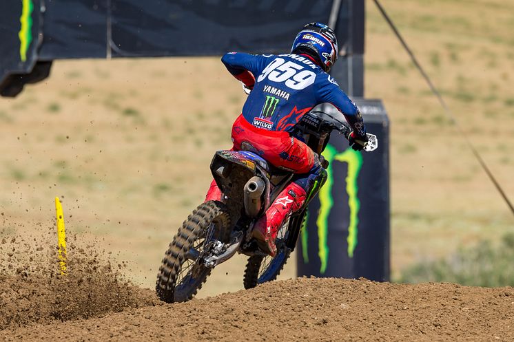 2022053003_003xx_MXGP_Rd9_ルノー選手_4000