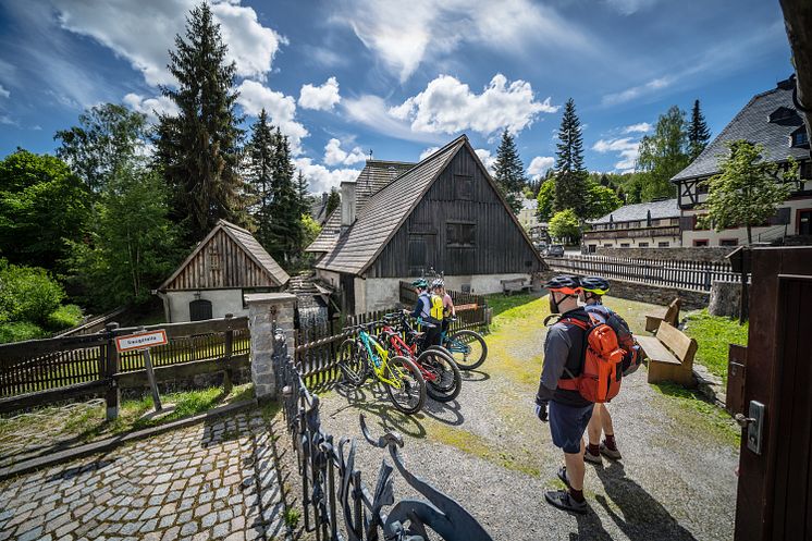 Radfahren und Welterbe entdecken_ hier am Frohnauer Hammer in Annaberg_Buchholz_Foto_TVE Dennis Stratmann.jpg