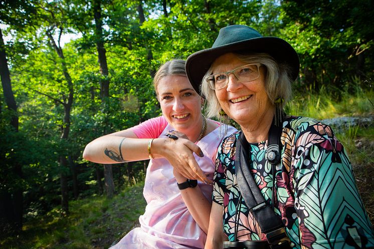 Vicky Knudsen og Bjørli Lehrmann i Thüringer Wald med en Egehjort