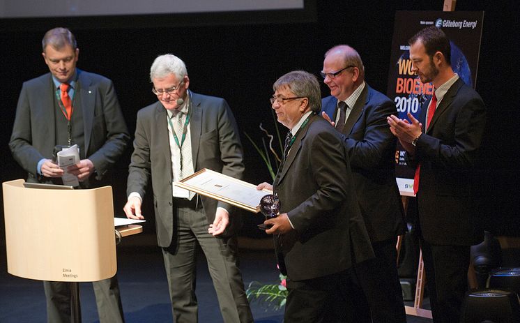Laércio Couto får utmärkelsen the World Bioenergy Award 2010.
