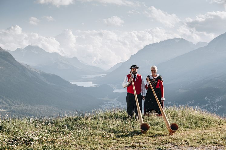 AlphornbläserInnen auf Muottas Muragl im Engadin © Engadin St. Moritz Mountains:Fabian Gattlen