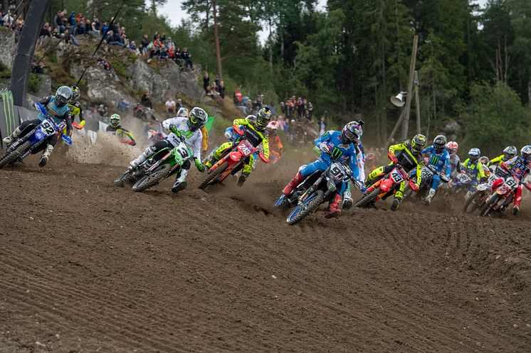 2022080803_003xx_MXGP_Rd15_シーワー選手_4000