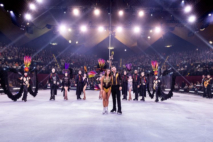 Sarah Lombardi feiert emotionalen letzten Auftritt bei HOLIDAY ON ICE Produktion SHOWTIME in Berlin