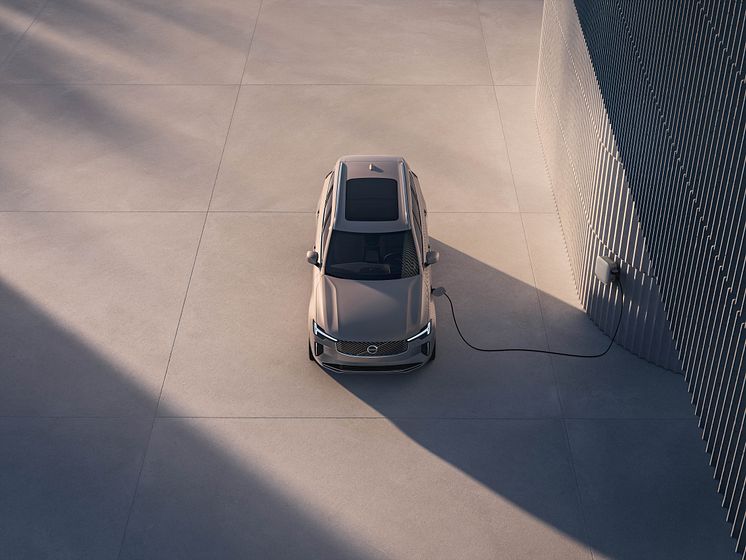 New_Volvo_XC90_Exteriors.jpg
