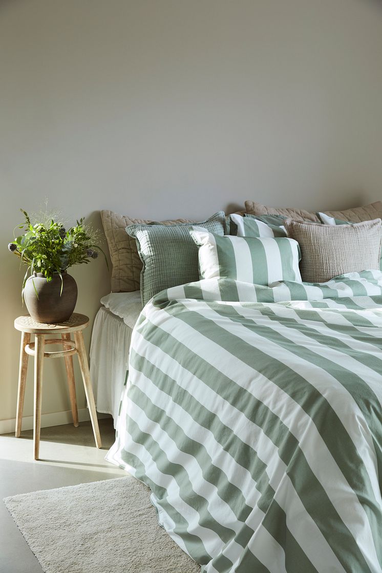 917727-41_1 Bed set vintage stripe green