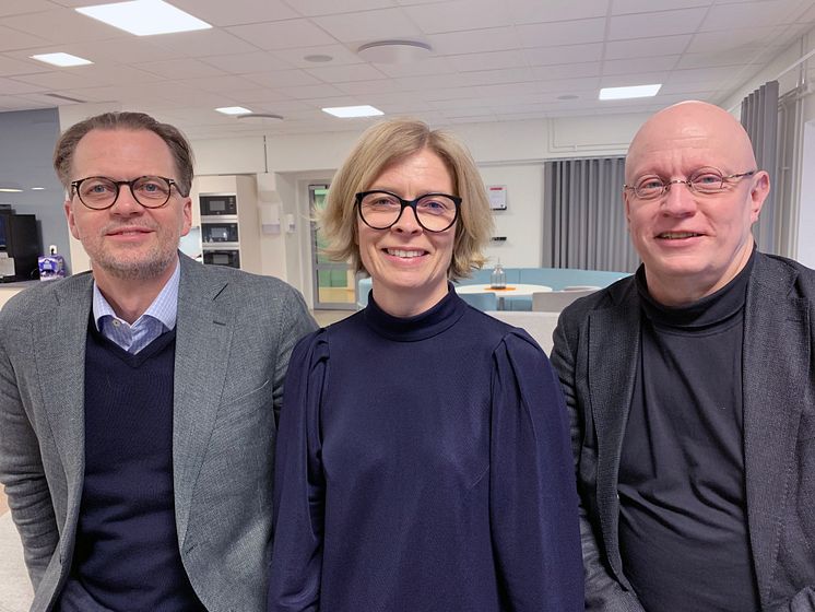 Jonas Albertsson, chef för Epirocs division för teknisk utveckling, Rocktec, Birgitta Bergvall-Kåreborn, rektor vid Luleå tekniska universitet och Pär Weihed, prorektor vid Luleå tekniska universitet