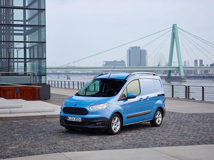 Uusi Ford Transit Courier