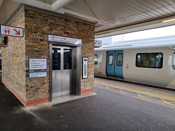 New lifts for Finsbury Park station