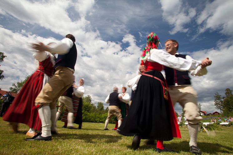 Midsommardans Orsa_foto Kola, Visit Dalarna 