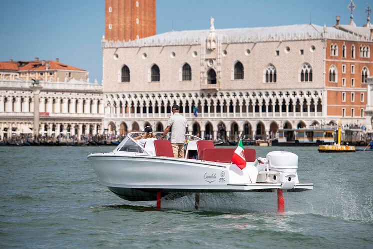 Candela C-7 in Venice