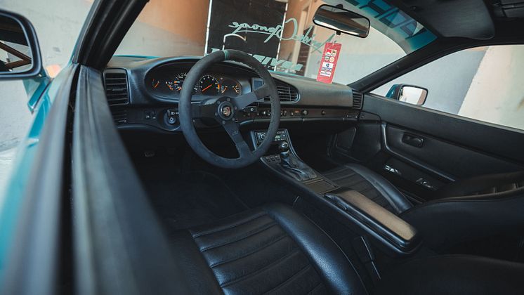 Porsche_944_10.jpg