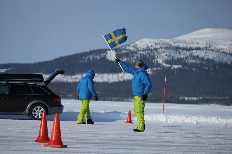 LTU-studenter fick göra biltester med experthjälp