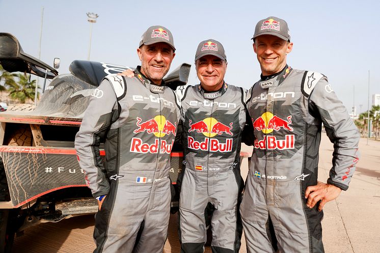 Stéphane Peterhansel, Carlos Sainz och Mattias Ekström startar i Dakarrallyt i var sin Audi RS Q e-tron