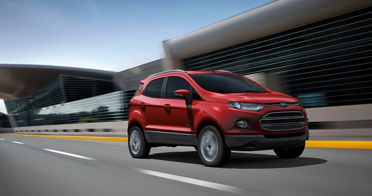 Ford viser EcoSport i Paris; ny SUV med småbilens praktiske egenskaper