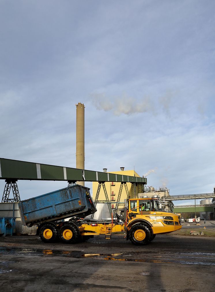 Volvo A25G med lastväxlare hos Holmen Paper