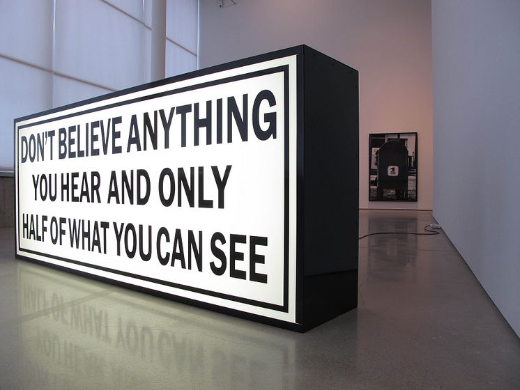 Gardar Eide Einarsson, Don’t Believe Anything You Hear [Tro inte på någonting du hör], 2010 