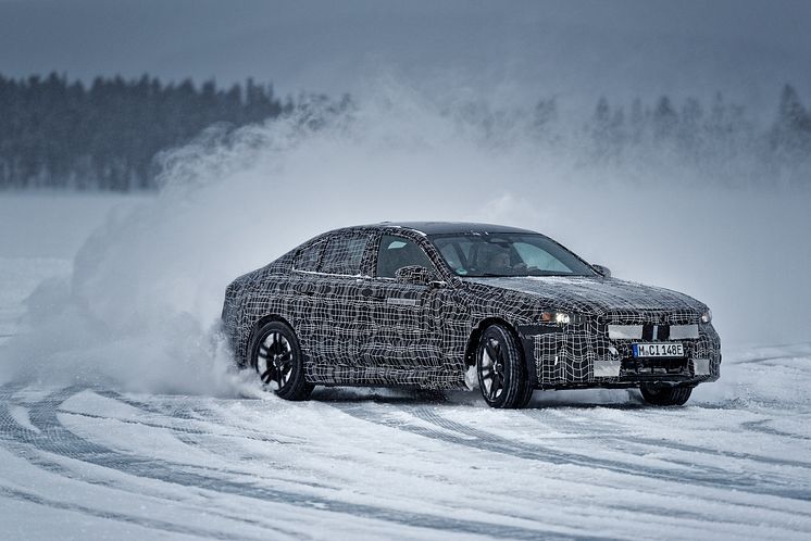 Helt nye BMW i5 Sedan på kamuflerte tester