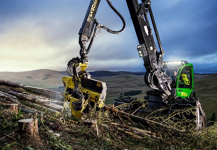 John Deere 1270G  with crane-tip control 