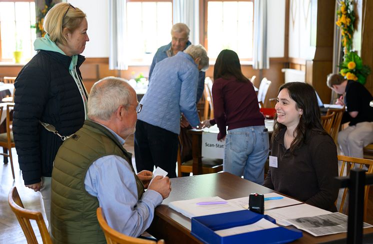 Ein Saal voller Geschichten | Erzählcafé der Kulturwissenschaften an der Universität Vechta zeigt zentrale Bedeutung in ländlichen Transformationsprozessen auf 