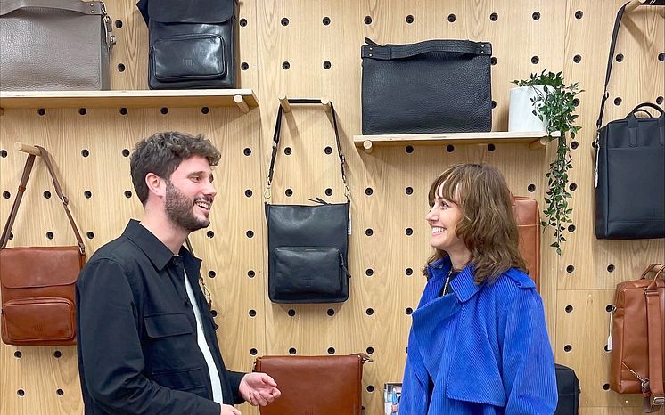 EplehusetxMooShowroom
