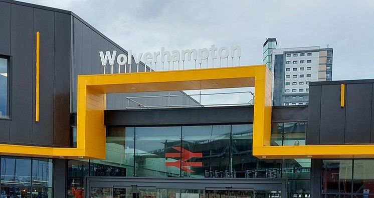 Wolverhampton Station front