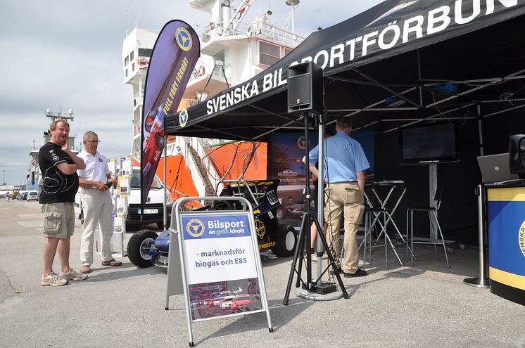 Bilsportens monter i Visby hamn