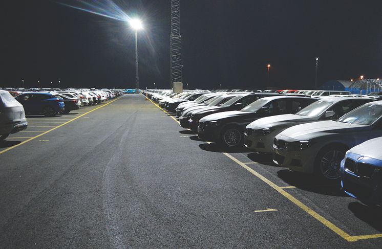 Halmstad Hamn miljösatsar med LED mastbelysning på biluppställningsyta