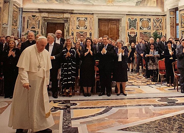 Christin och Dan Olofsson träffar Påve Franciskus