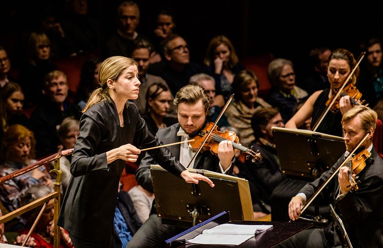  Kungliga Filharmonikerna Janine Jansen spelar Bruch 