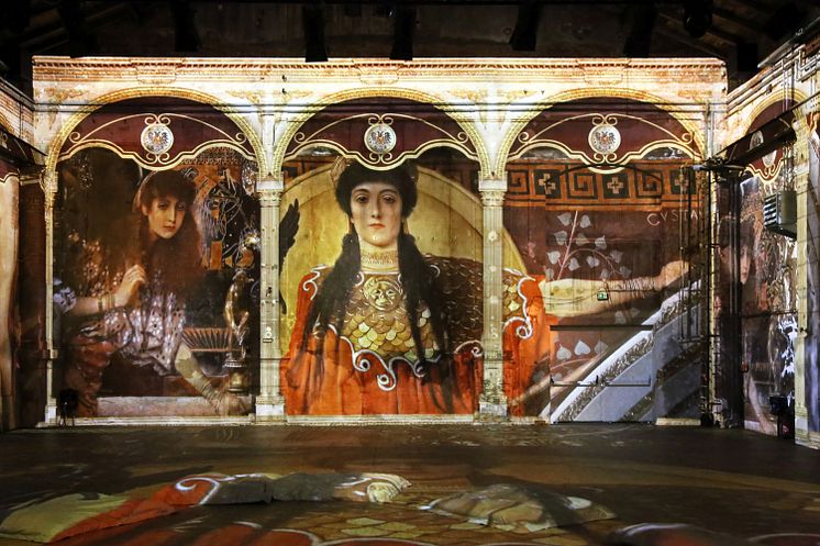 Blick in die Ausstellung "Gustav Klimt. The Gold Experience" im Kunstkraftwerk Leipzig
