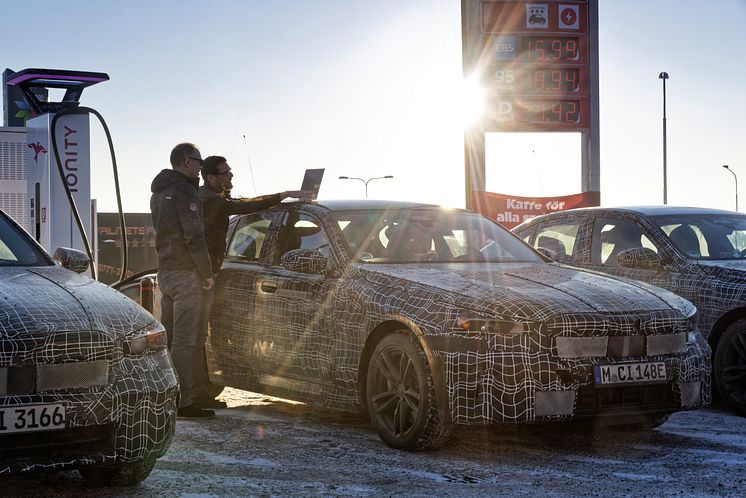 Helt nye BMW i5 Sedan på kamuflerte tester