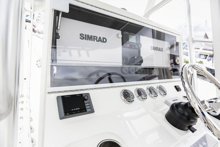 High res image - JL Audio Marine Europe - MediaMaster with Simrad Multifunction display