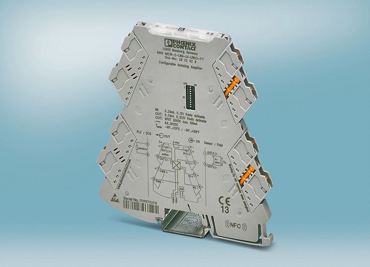 Highly compact and universal 4-way signal conditioner