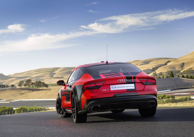 Audi RS 7 piloted driving concept (2015 Robby) rear