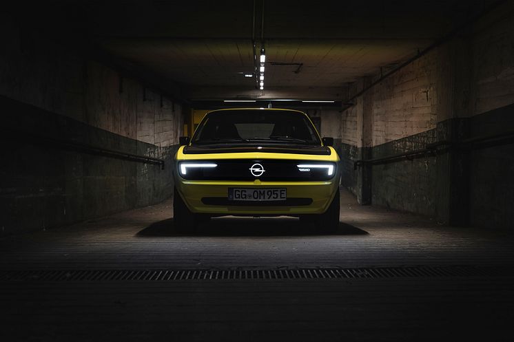 15_Opel-Manta-GSe-ElektroMOD-516052
