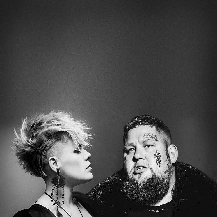 RagnBoneMan och Pink.jpg