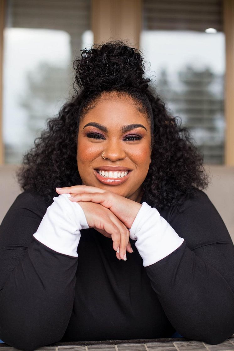 Angie Thomas