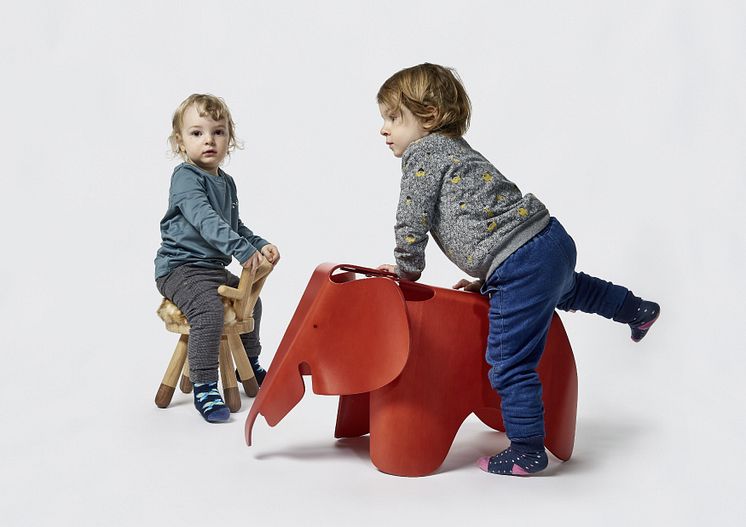 BAMBI und ELEFANT sind klasse - Ausstellung "STÜHLE. Nur für Kinder!"