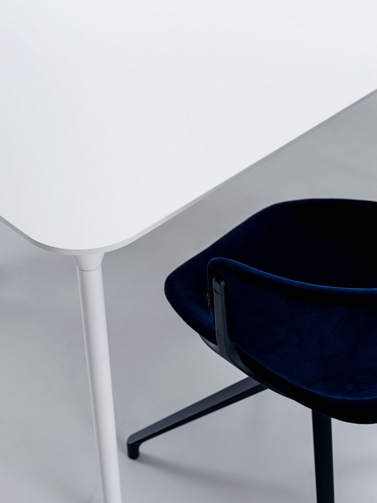 Offecct Phoenix table by Luca Nichetto