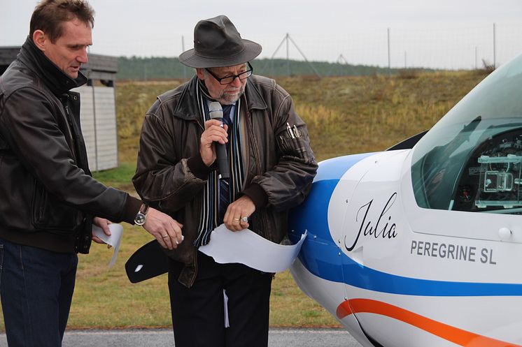 Erstes Forschungs- und Schulungsflugzeug auf dem Flugplatz Schönhagen an die Technische Hochschule Wildau übergeben