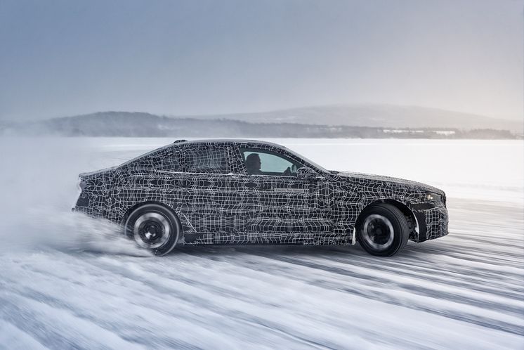 Helt nye BMW i5 Sedan på kamuflerte tester