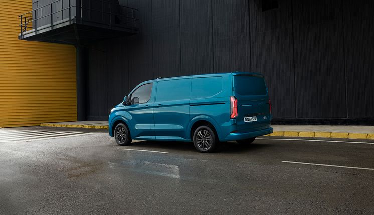 Ford E-Transit Custom (1)