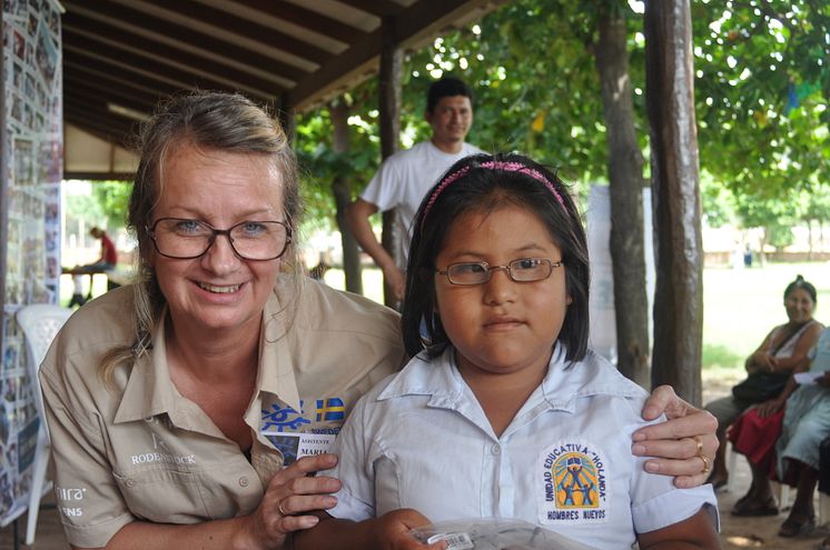 Maria, till vardags optiker hos Synoptik tillsammans med Alda under Optiker Utan Gränsers senaste resa till Bolivia 2012