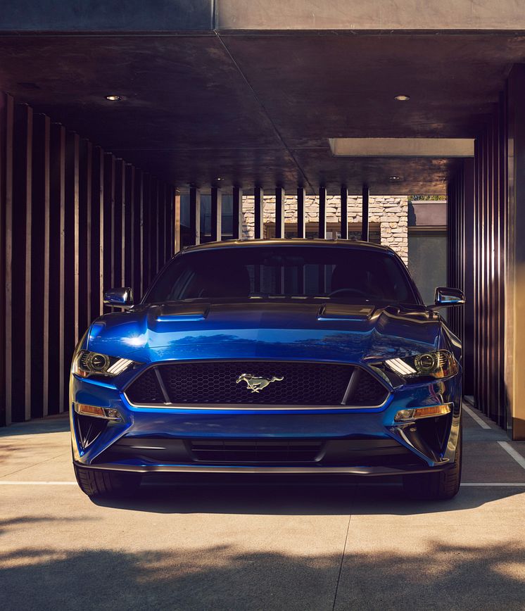 New-Ford-Mustang-V8-GT-with-Performace-Pack-in-Kona-Blue-2