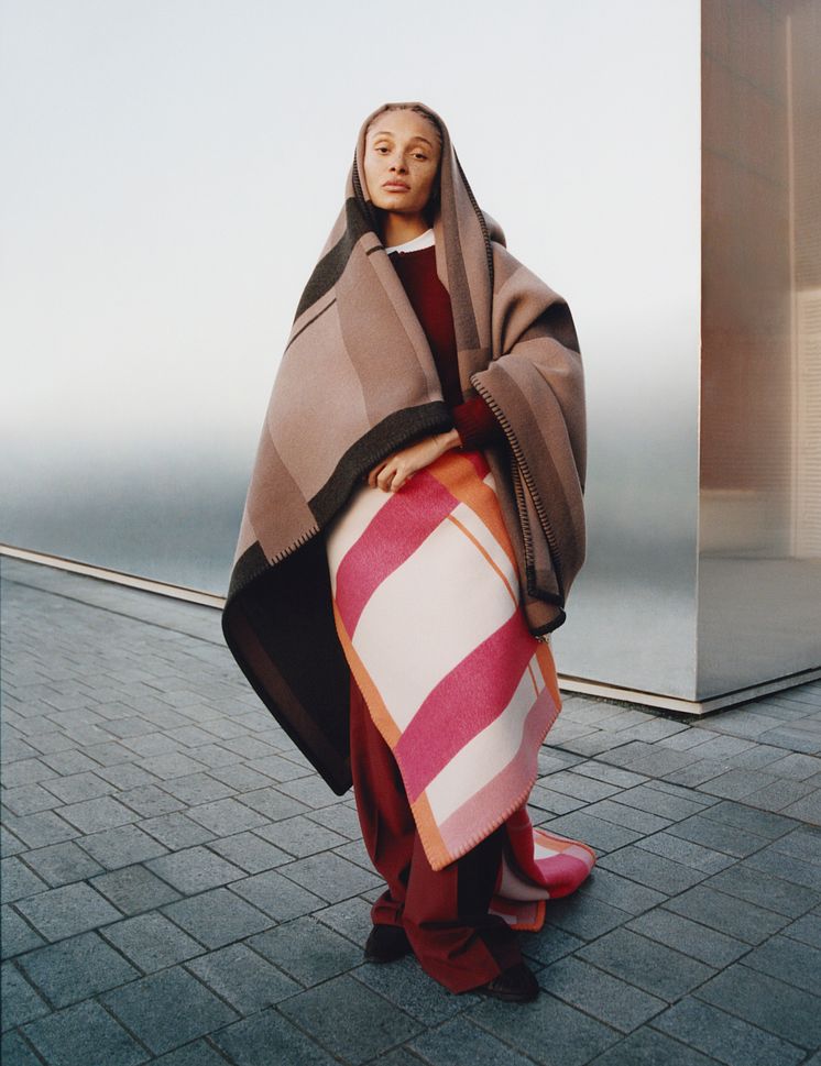 RR_London_Collection_Adwoa_Aboah_Campaign_CTLN_Blanket_190225.jpg
