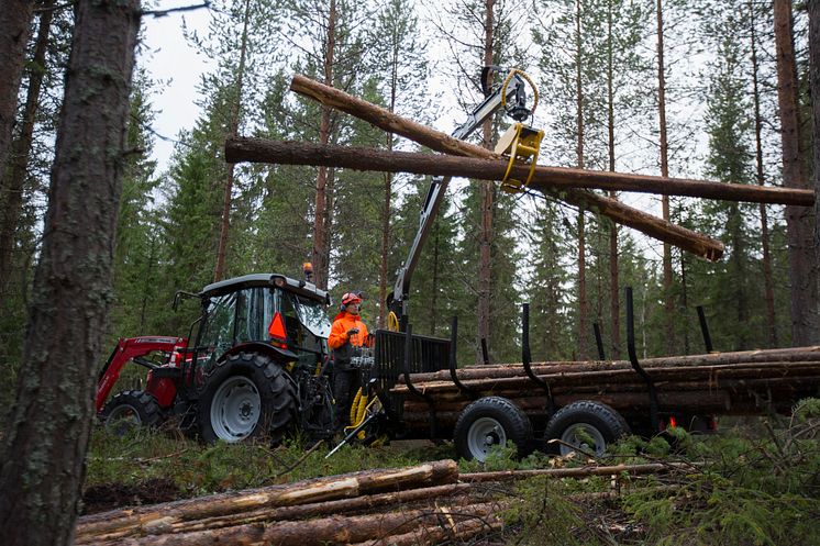 Trejon Multiforest vagn MF60 och vikkran V4300