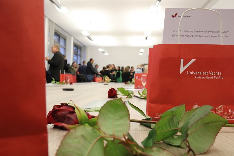 Gerontologiepreis 2023 der Stadt Vechta für beste Abschlussarbeiten an der Universität vergeben | Abschlussfeier des Studiengangs Gerontologie