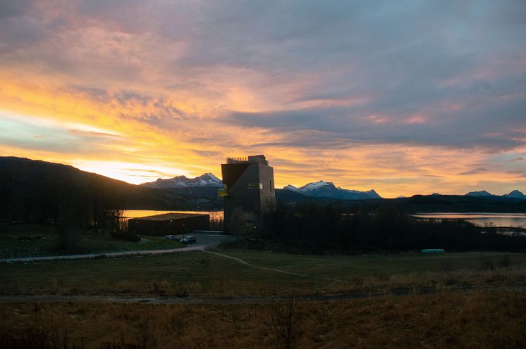 Sun rise behind the Hamsun Centre - Photo - Arina Karbovskaya - Hamsunsenteret 