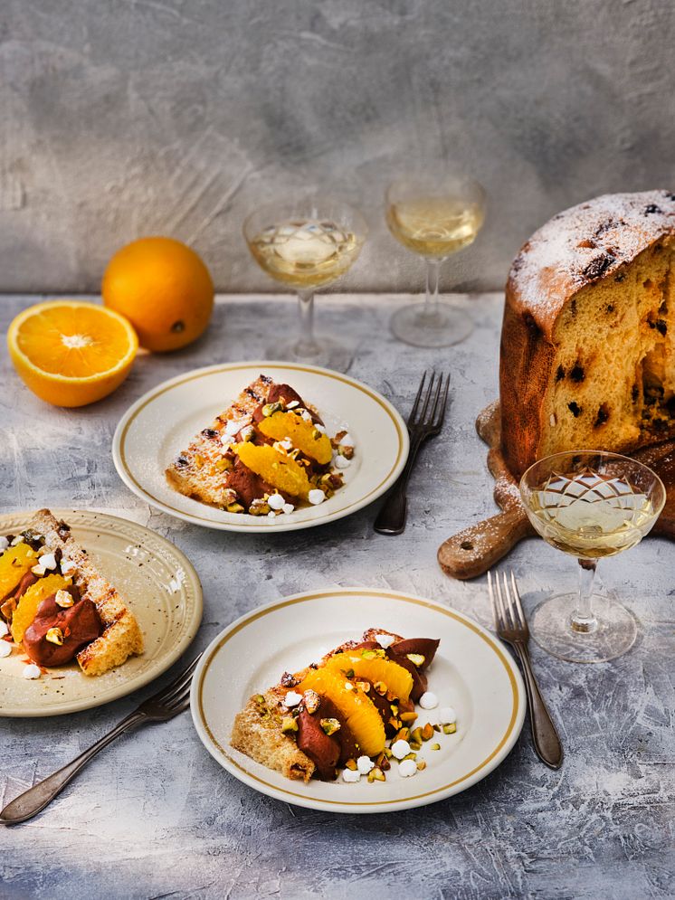 Panettone-med-apelsinsallad-och-chokladkram