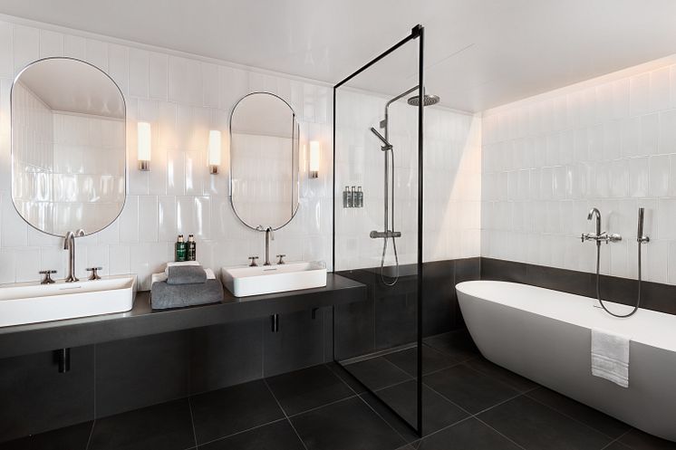 bathroom-sky-level-executive-suite-clarion-hotel-karlatornet.jpg